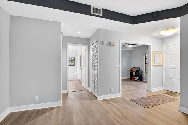 8065 Aberdeen Drive 101, Boynton Beach, FL 33472