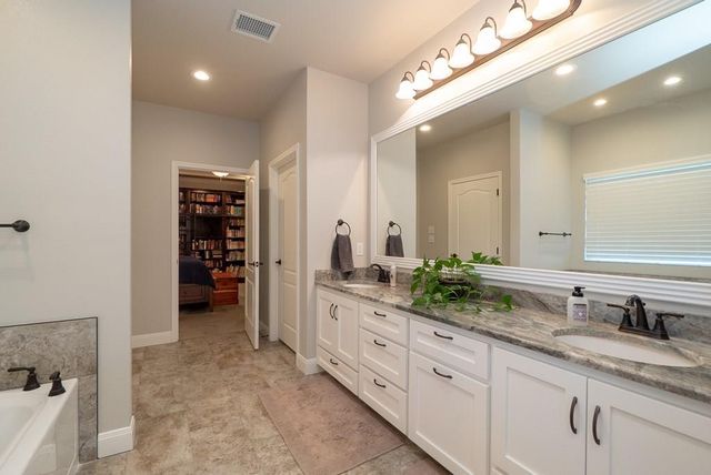 5800 Frio Dr, Midland, TX 79707