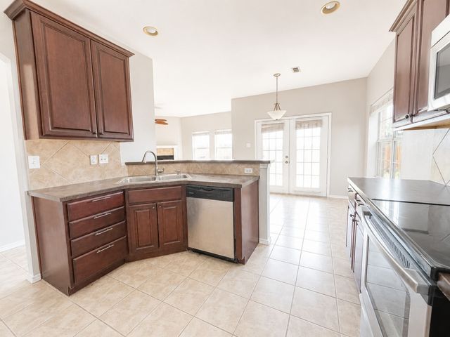 127 Castleridge Drive B, Little Elm, TX 75068