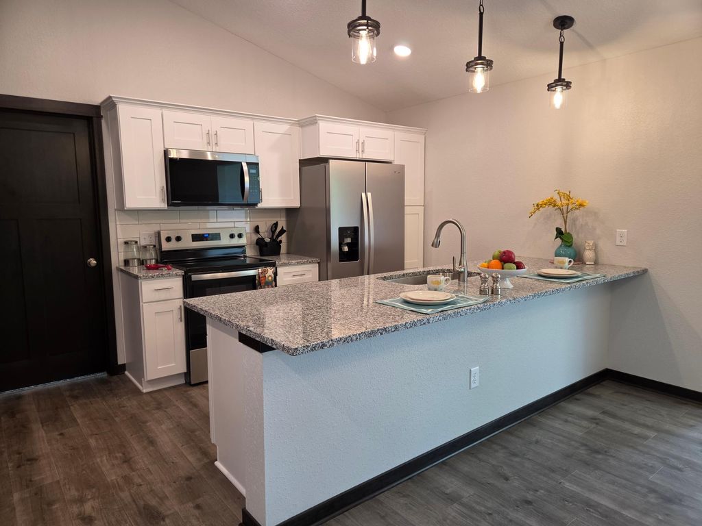 218 Fischer Court NW, Montgomery, MN 56069 — exterior
