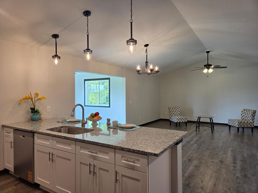 218 Fischer Court NW, Montgomery, MN 56069 — photo 2