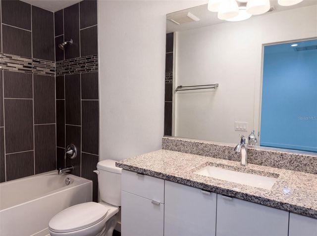 2840 S SHADE AVENUE, Sarasota, FL 34239