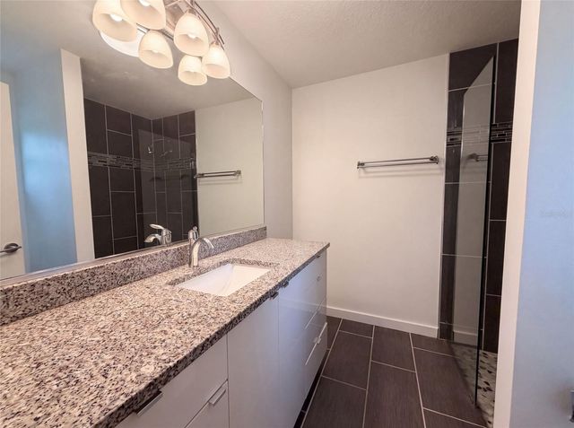 2840 S SHADE AVENUE, Sarasota, FL 34239