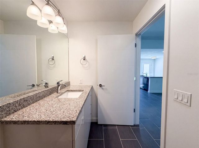 2840 S SHADE AVENUE, Sarasota, FL 34239