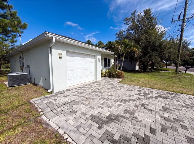 2840 S SHADE AVENUE, Sarasota, FL 34239