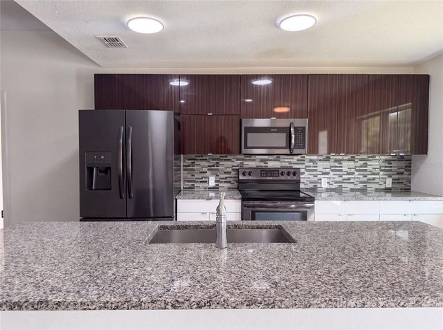 2840 S SHADE AVENUE, Sarasota, FL 34239