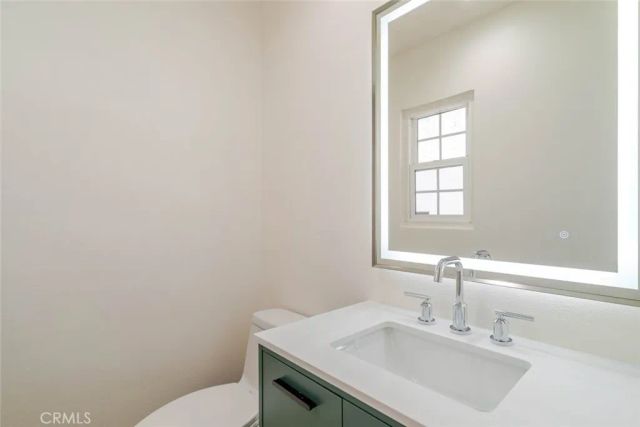 323 N Louise Street F, Glendale, CA 91206