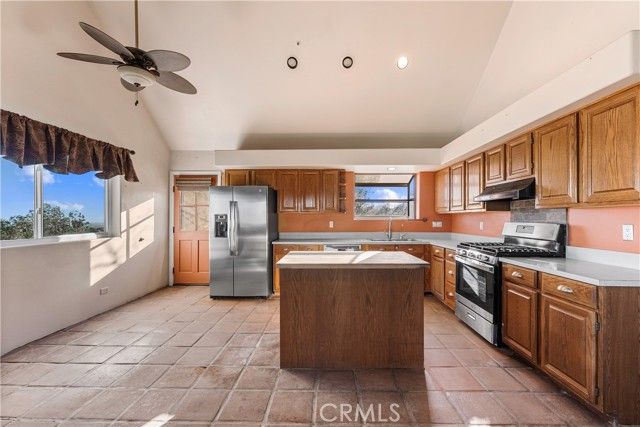 30407 106th, Juniper, CA 93543