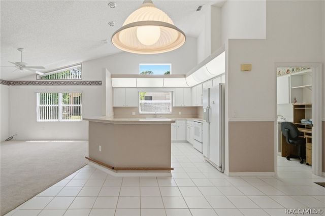 5202 W Boatwright Court, Lecanto, FL 34461