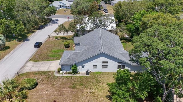 5202 W Boatwright Court, Lecanto, FL 34461