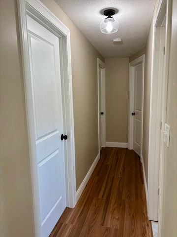 34 Flora St, Springfield, MA 01129