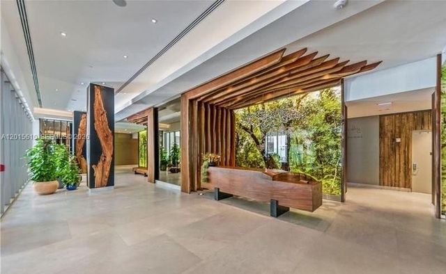 1010 Brickell Ave 2810, Miami, FL 33131