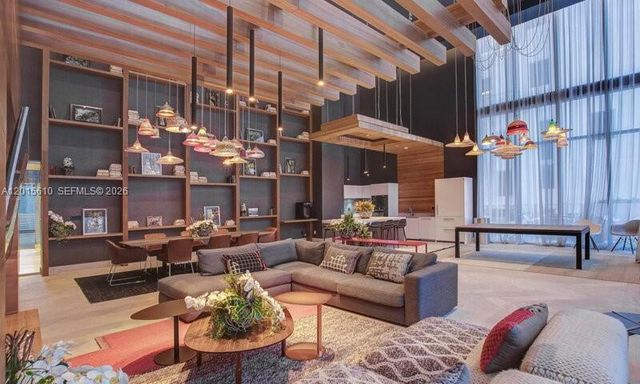 1010 Brickell Ave 2810, Miami, FL 33131