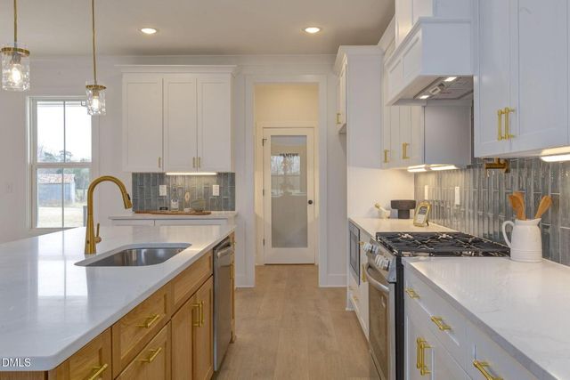 3180 Oakridge River Road, Fuquay Varina, NC 27526