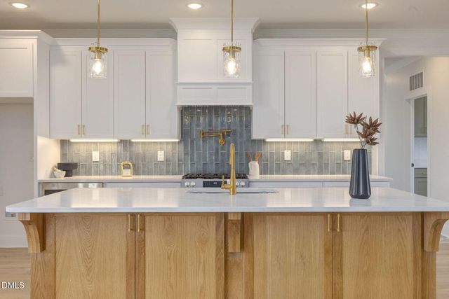 3180 Oakridge River Road, Fuquay Varina, NC 27526