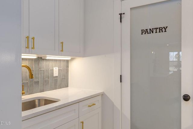 3180 Oakridge River Road, Fuquay Varina, NC 27526