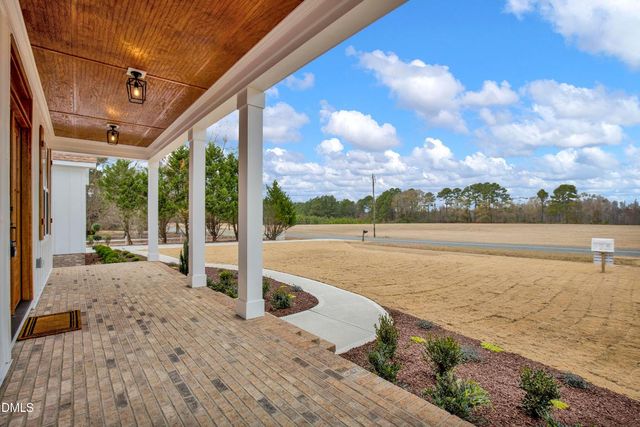 3180 Oakridge River Road, Fuquay Varina, NC 27526