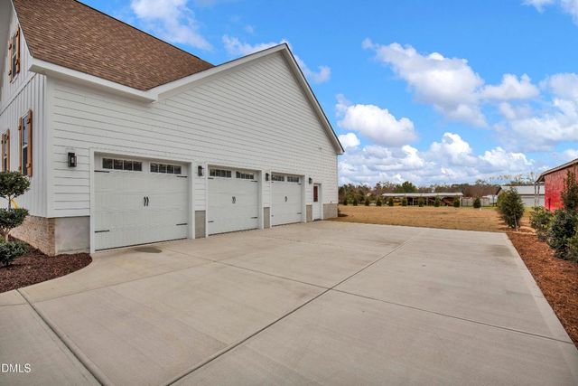 3180 Oakridge River Road, Fuquay Varina, NC 27526