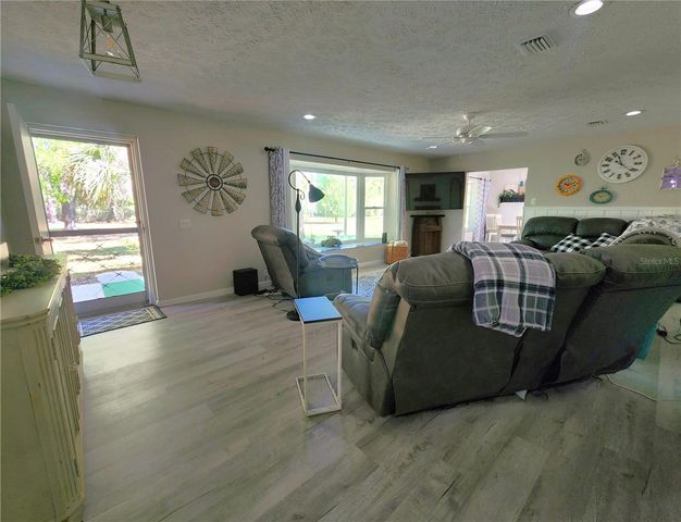 24595 NE HIGHWAY 315, Fort Mc Coy, FL 32134