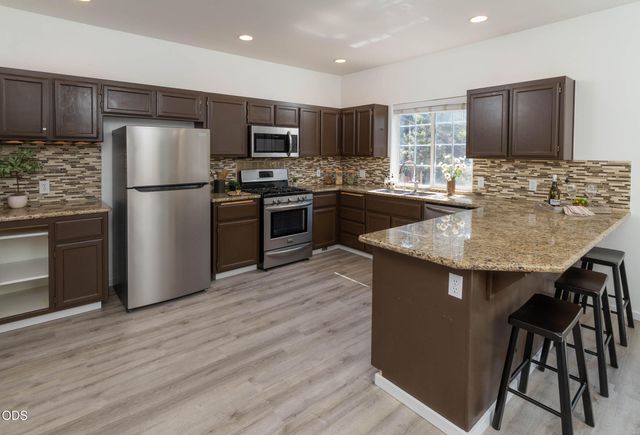 2069 NE Hollow Tree Lane, Bend, OR 97701