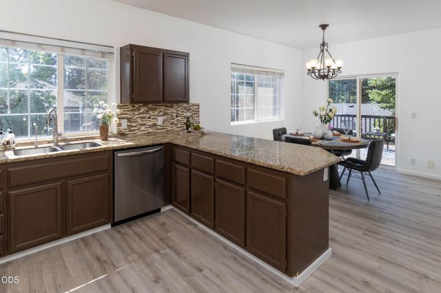 2069 NE Hollow Tree Lane, Bend, OR 97701