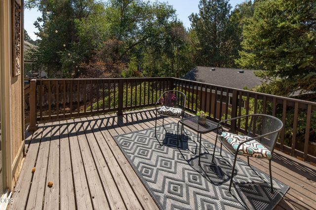 2069 NE Hollow Tree Lane, Bend, OR 97701