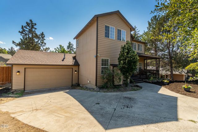 2069 NE Hollow Tree Lane, Bend, OR 97701