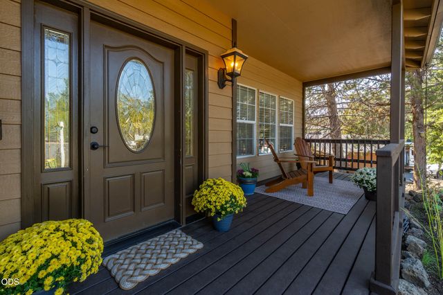 2069 NE Hollow Tree Lane, Bend, OR 97701