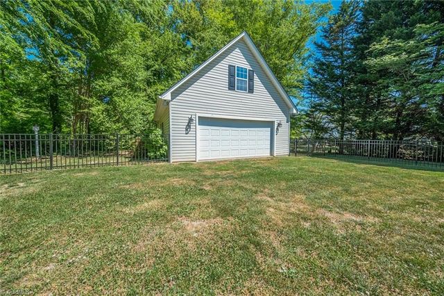 1004 Benton Court, Reidsville, NC 27320
