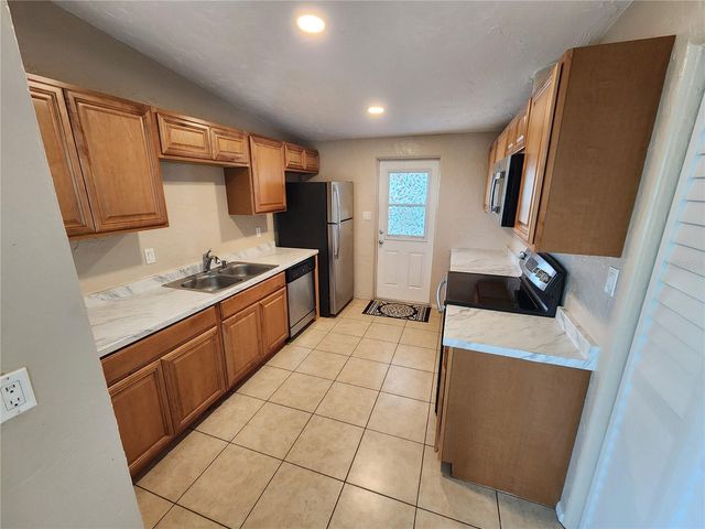 2120 BAYSHORE GARDENS PARKWAY, Bradenton, FL 34207