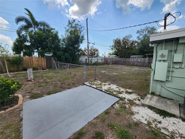 2120 BAYSHORE GARDENS PARKWAY, Bradenton, FL 34207
