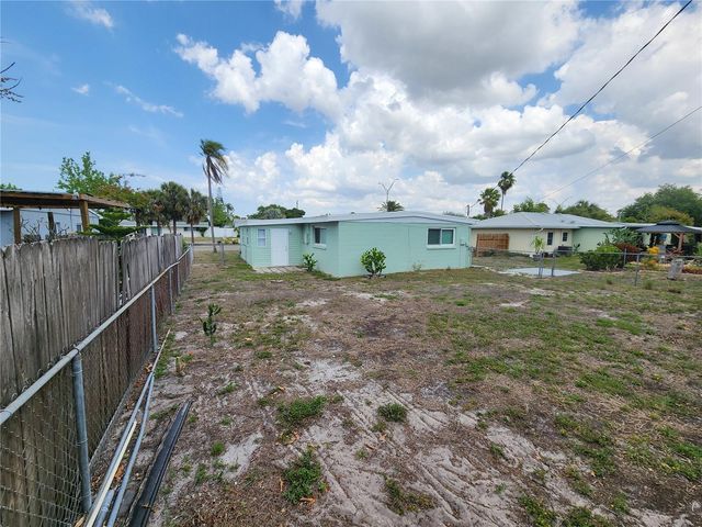 2120 BAYSHORE GARDENS PARKWAY, Bradenton, FL 34207