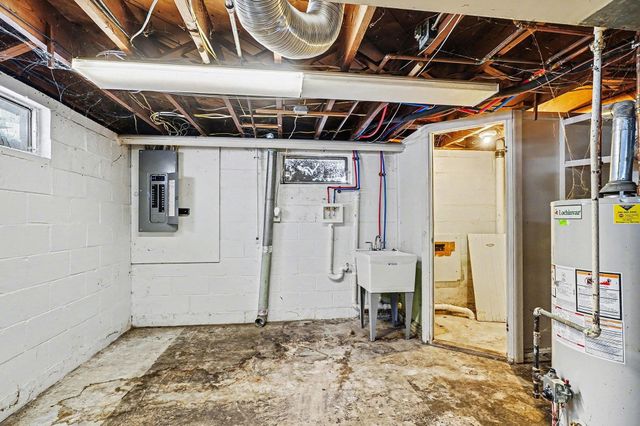 705 S Hampton Street, Bay City, MI 48708