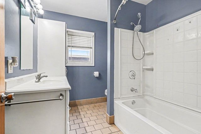 705 S Hampton Street, Bay City, MI 48708