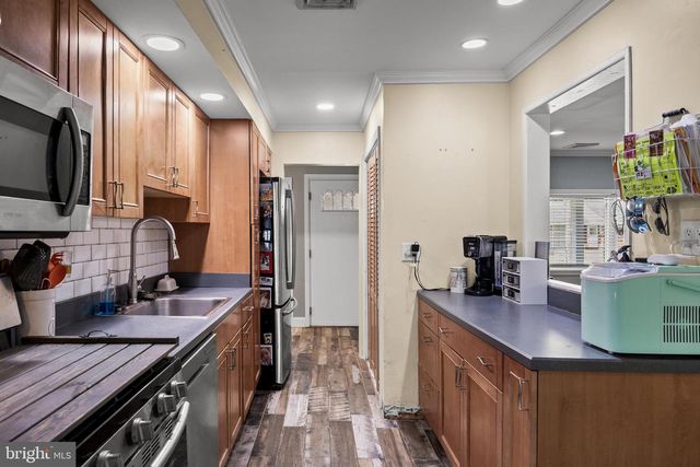 7 ROSE AVE, Maple Shade, NJ 08052