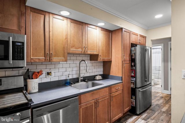7 ROSE AVE, Maple Shade, NJ 08052