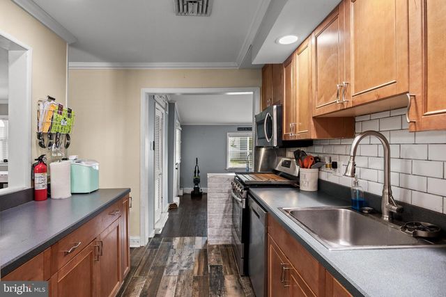 7 ROSE AVE, Maple Shade, NJ 08052