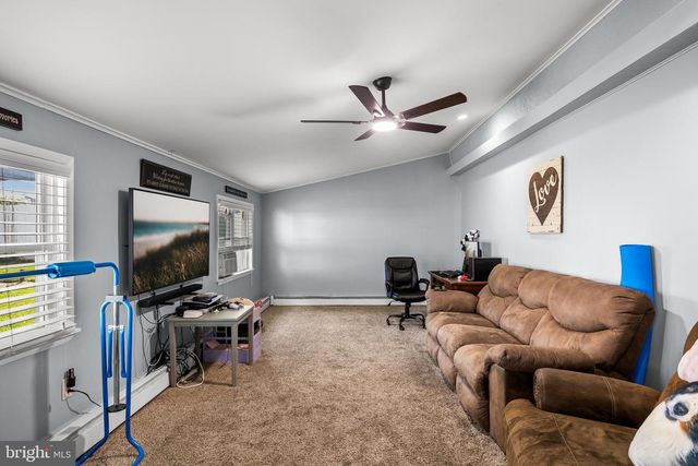 7 ROSE AVE, Maple Shade, NJ 08052