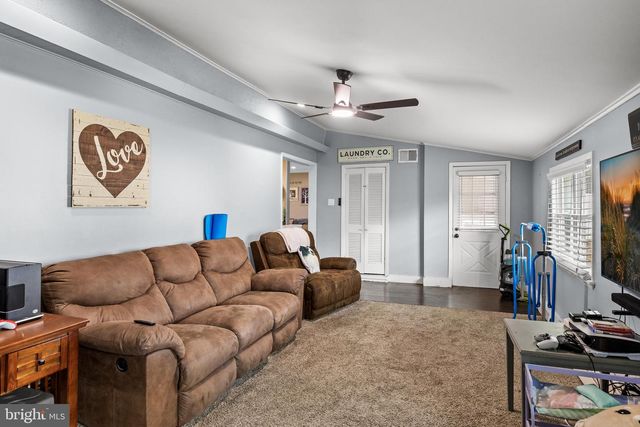 7 ROSE AVE, Maple Shade, NJ 08052
