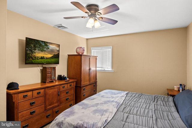 7 ROSE AVE, Maple Shade, NJ 08052