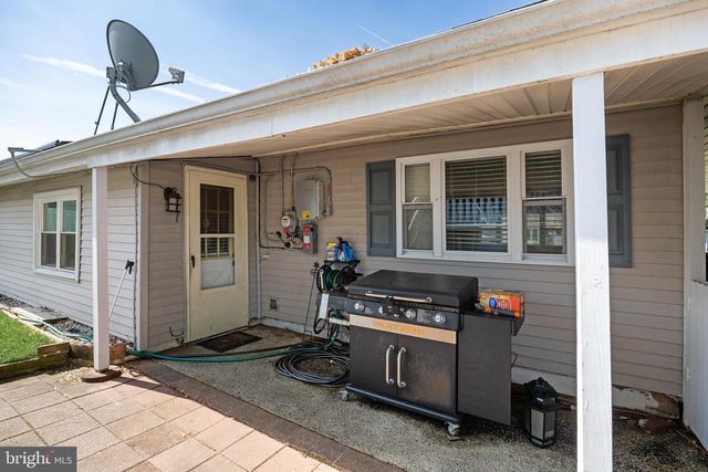 7 ROSE AVE, Maple Shade, NJ 08052