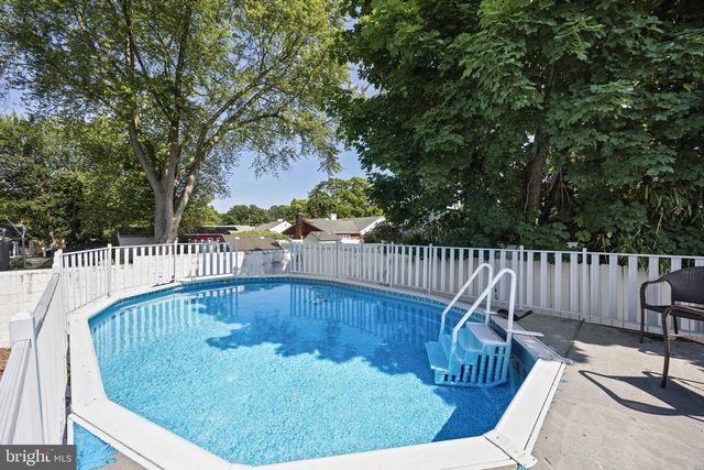 7 ROSE AVE, Maple Shade, NJ 08052