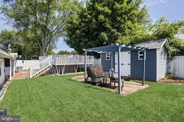 7 ROSE AVE, Maple Shade, NJ 08052