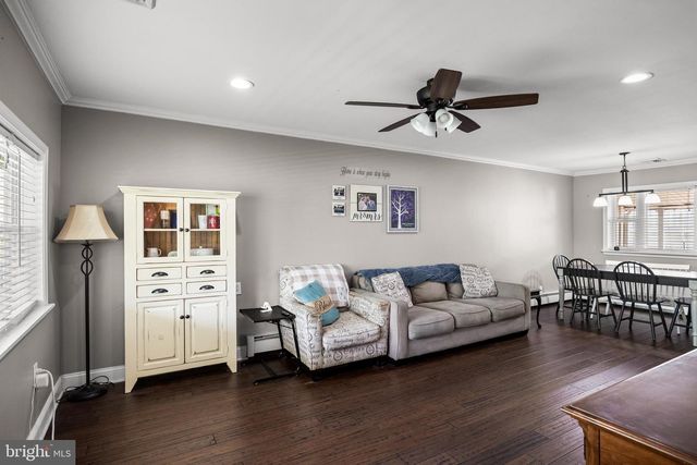 7 ROSE AVE, Maple Shade, NJ 08052