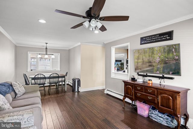 7 ROSE AVE, Maple Shade, NJ 08052