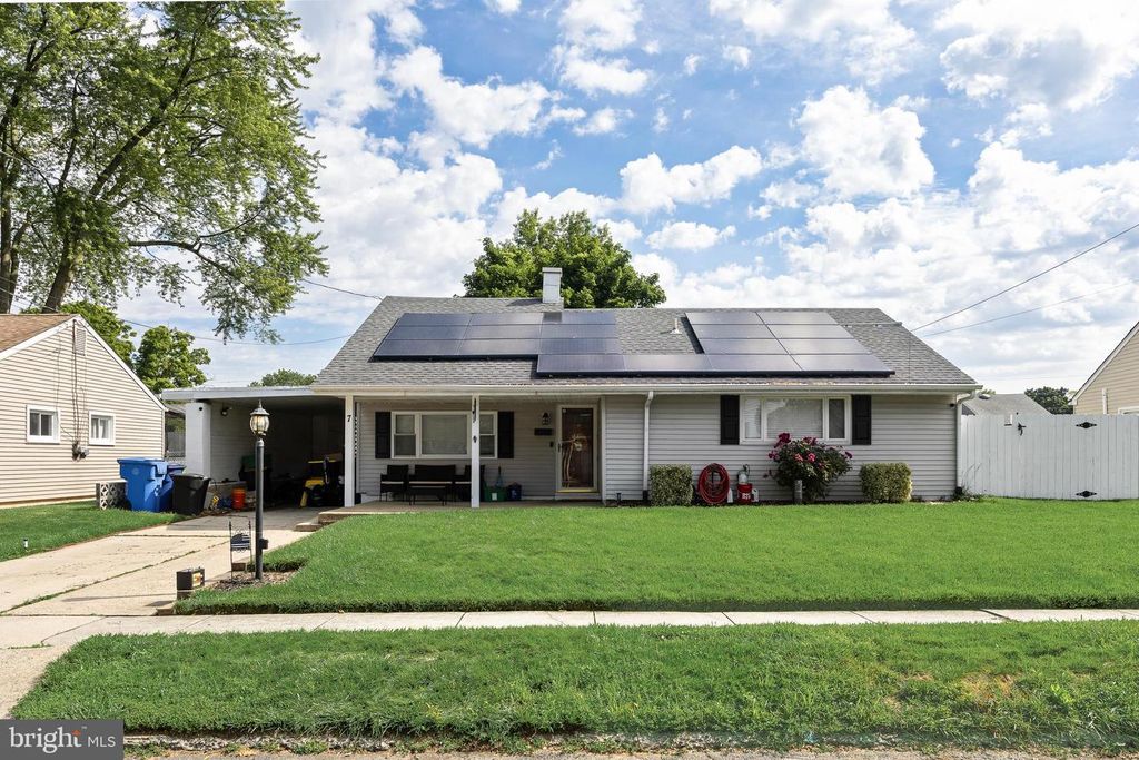 7 ROSE AVE, Maple Shade, NJ 08052