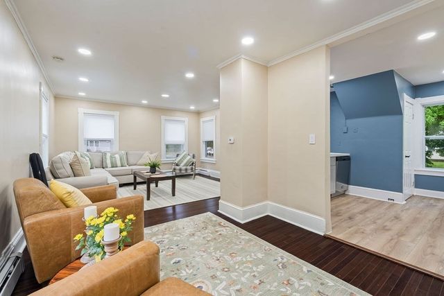 83 Elm St, Salisbury, MA 01952