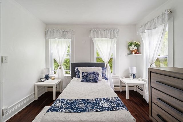 83 Elm St, Salisbury, MA 01952