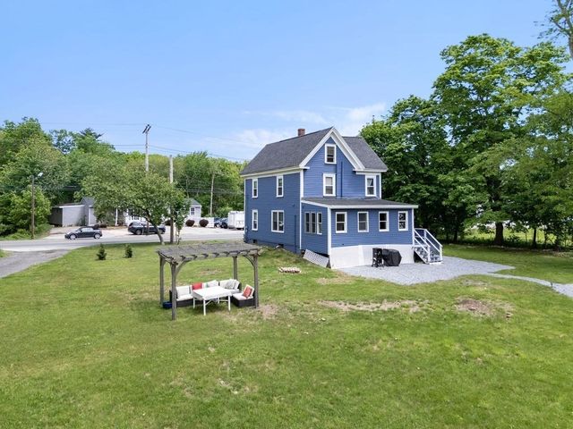 83 Elm St, Salisbury, MA 01952