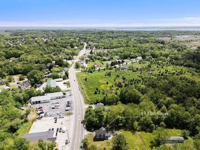 83 Elm St, Salisbury, MA 01952